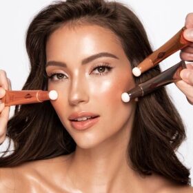 BEAUTY LIGHT WAND & HOLLYWOOD CONTOUR KIT – DAS UNVERZICHTBARE WANGEN-SET