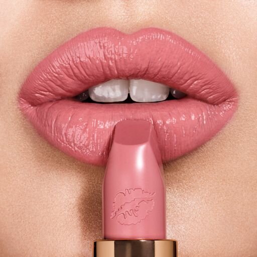 Hot Lips LIV IT UP