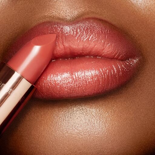 K.I.S.S.I.N.G CORAL KISS
